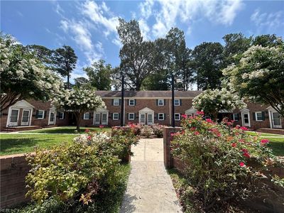 1245 Laskin Rd APT 13