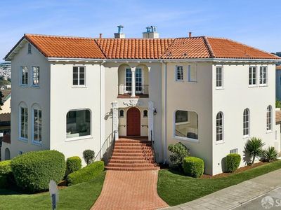 1185 Monterey Blvd