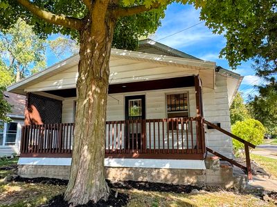 2030 Sinclair Ave NE