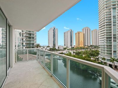 200 Sunny Isles Boulevard #2-806