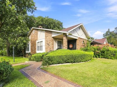 100 Elizabeth Ann Ct.