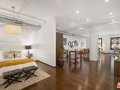 1645 Vine St APT 703