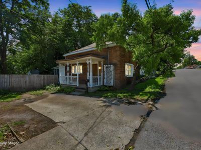 204 Moberly Ave