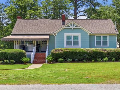 2415 Redwood St.