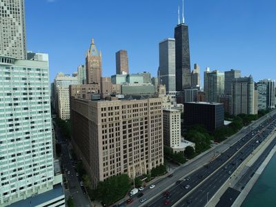 680 N Lake Shore Dr APT 321