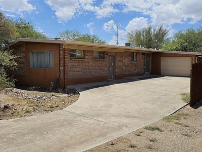 2611 N Teresa Ln