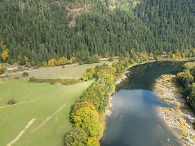 2277 Cougar Creek Rd