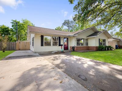 1413 Andrea Dr