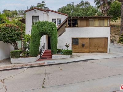 2251 Moss Ave