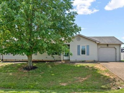 569 Foxfield Rd