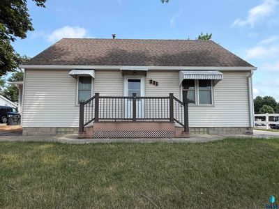 221 E Fletcher St