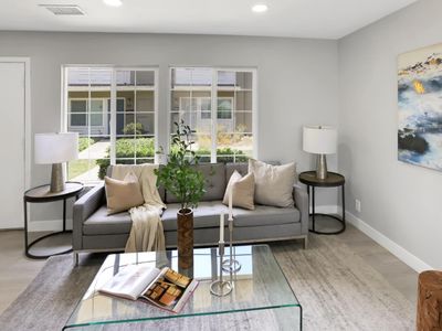 1526 Desdemona Ct