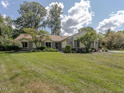 6720 Cloister Ct