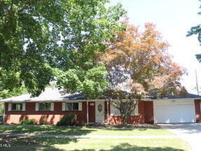 3420 Mapleview Dr