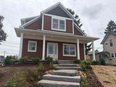 637 Lincolnway E