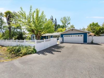 975 Fruitdale Dr