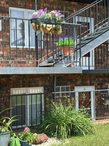 1937 N Kavaney Dr APT 6