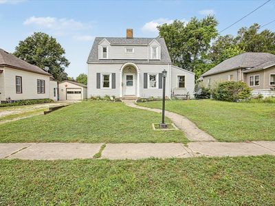 829 S Locust St