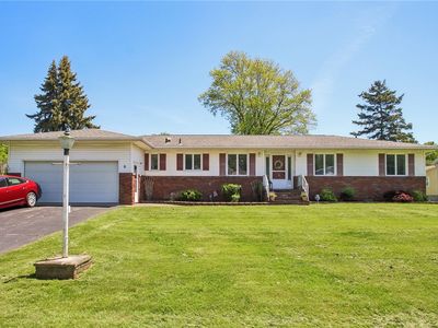 8 Shawnee Dr
