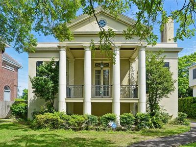 45 Versailles Blvd