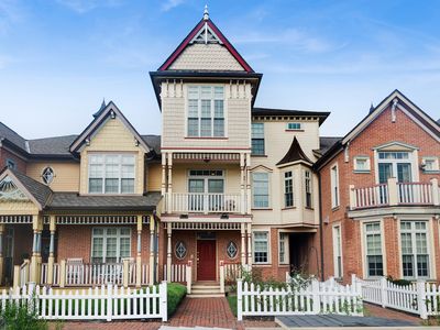4151 Royal Mews Cir #202A