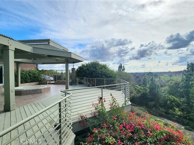 3103 Flintridge Dr