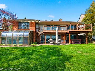 2497 W Walton Blvd