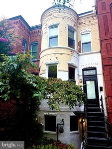 404 9th St NE