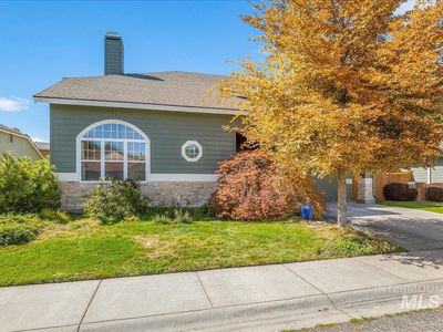 366 E Brookhollow Dr