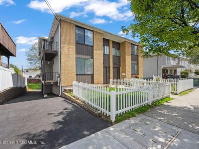 11 Taunton St