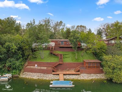73 Lakeshore Dr