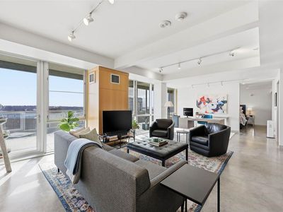 221 E College St APT 808