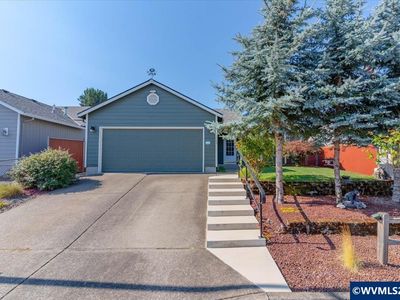 4940 Keiko Ct NE