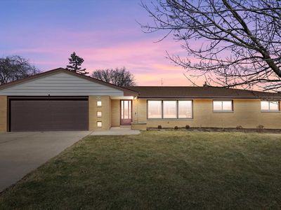 N77W14914 Menomonee Manor DRIVE