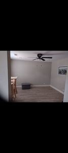 1606 W Main St