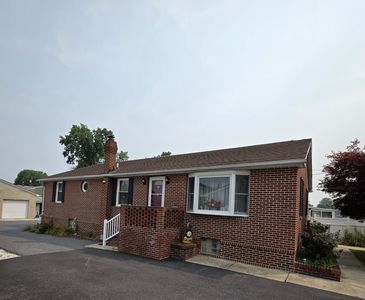 402 Delaware Ave