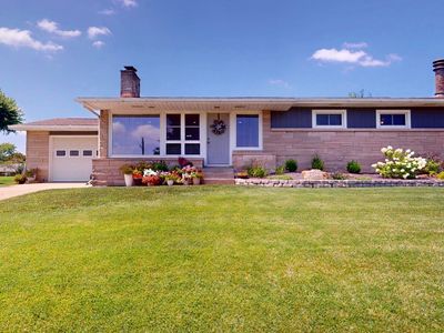 2809 Leslie Dr