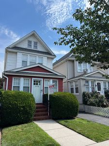 6133 Austin St