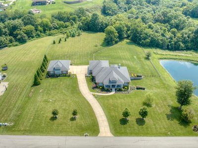 1525 Grapevine Rdg