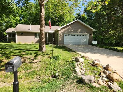 Property at 1 W Elmwood Dr, Putnam, IL
