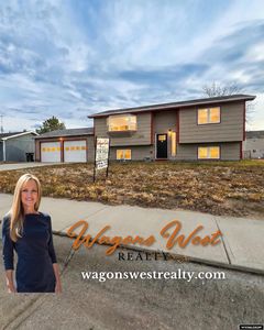 Property at 3674 Campbell Dr, Torrington, WY