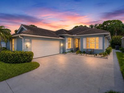 244 NW Bentley Circle