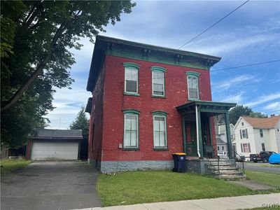 110 E North St