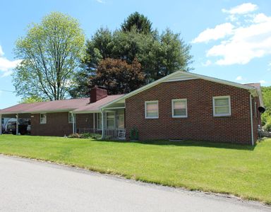 100 Centennial St
