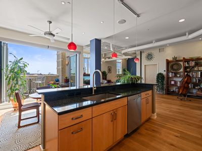 103 W Main St APT 404
