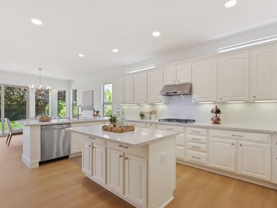 2240 Prairie View Ln