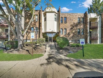 2212 Country Club Dr APT 22C