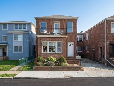 4716 Beach 47th St