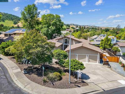 1181 Blue Lake Way