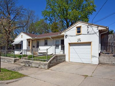 2122 30th Ave N